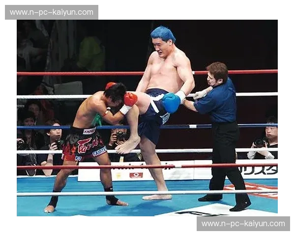 【格斗狂想曲】当“巨神兵”遇见“黑客帝国”：考克莱vs崔洪万，一场颠覆物理定律的格斗童话